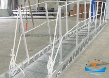 Cina Tangga Perahu Marine Gerbang Laut Anodized Surface JIS Standard Dengan Safety Net pabrik